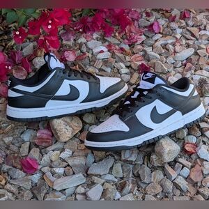 Nike Men's Black and White Sneakers
